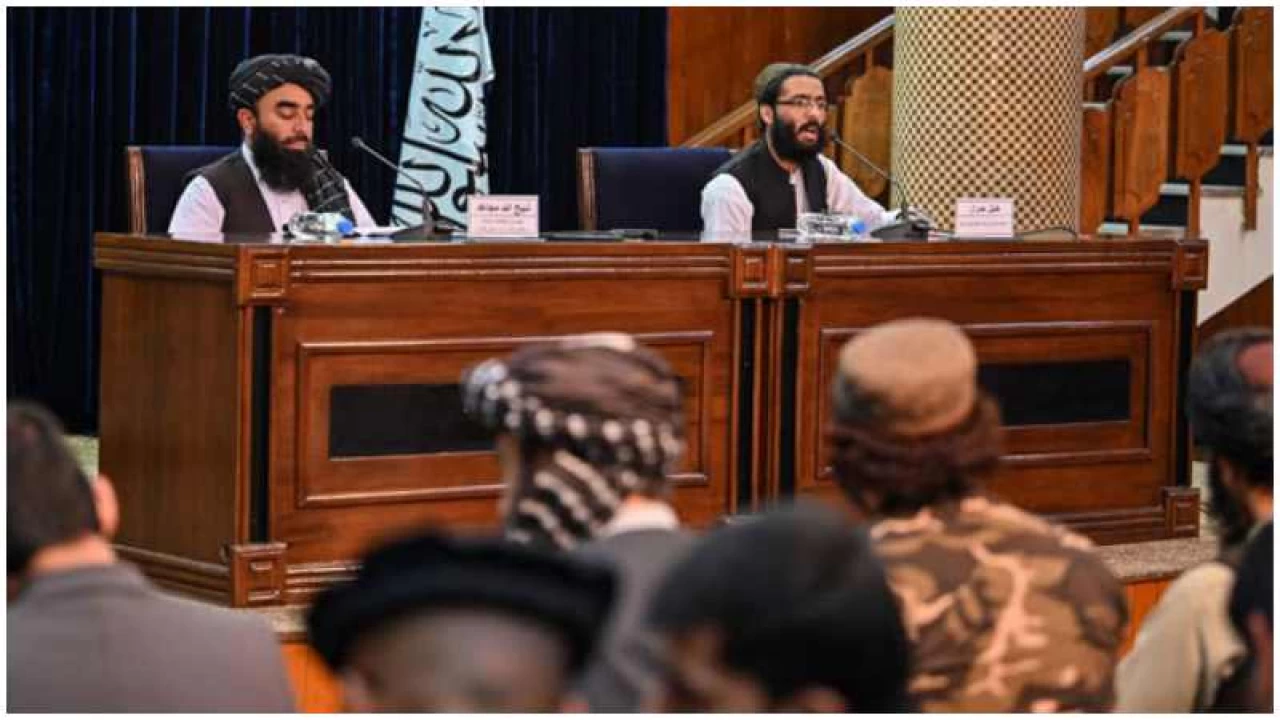Taliban start paying salaries to govt employees