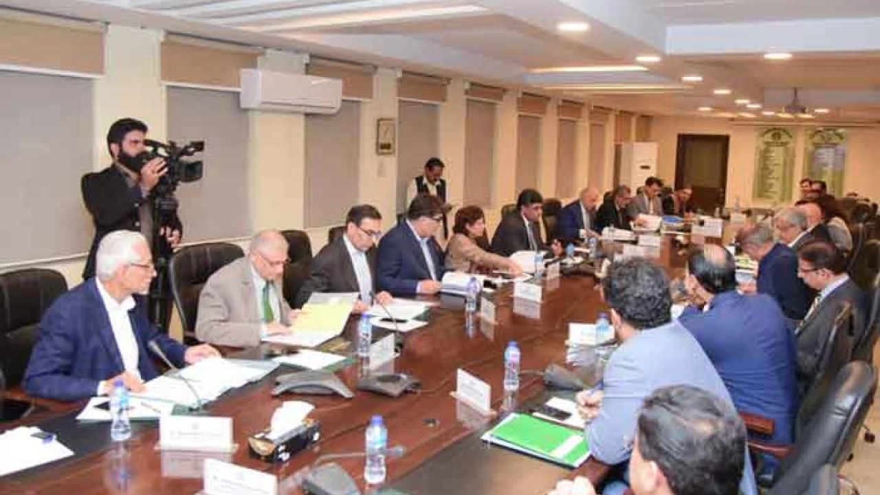 Pakistan should strictly implement all targets: IMF