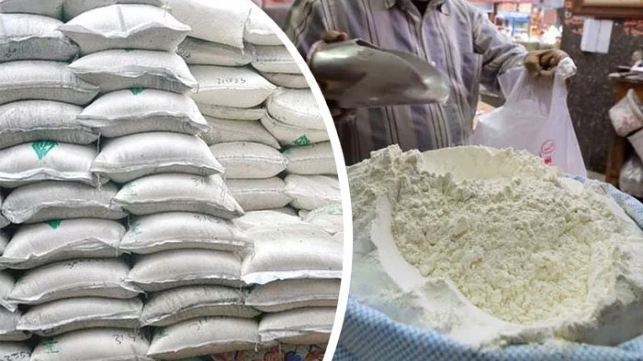 Flour price high in Lahore