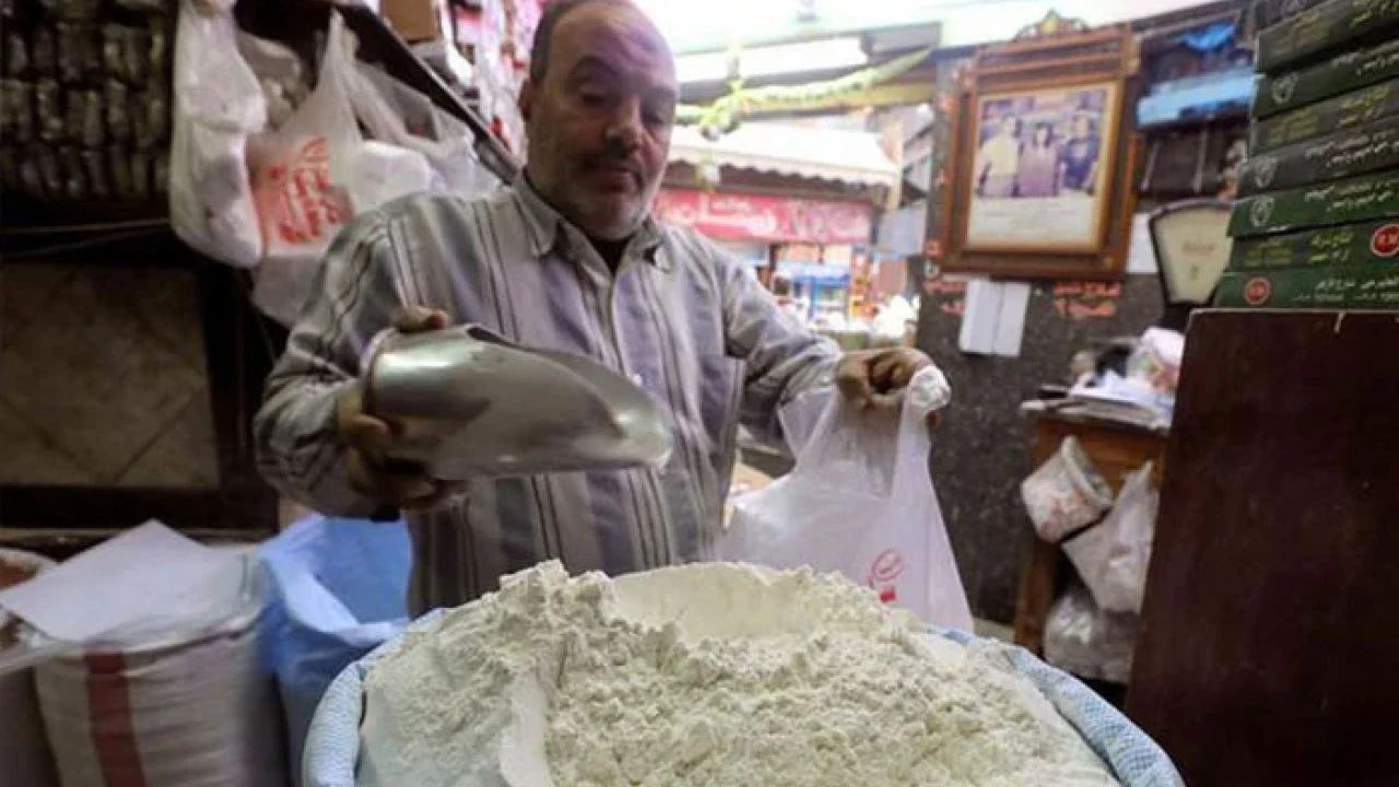 Price of flour continues to rise in Lahore