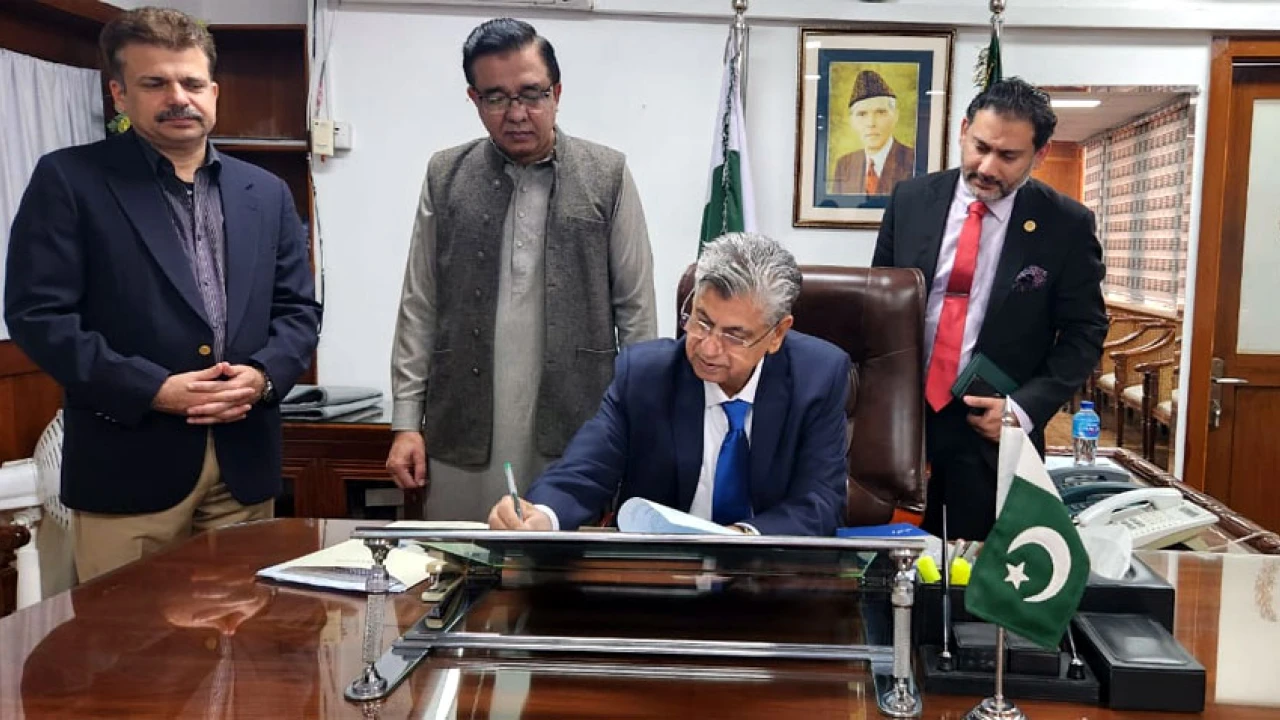 Murtaza Solangi assumes additional charge as Minister for Parliamentary Affairs