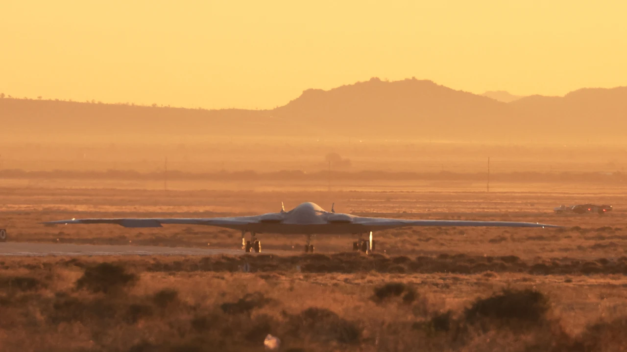 US Air Force's new B-21 Raider "flying wing" bomber takes first flight 