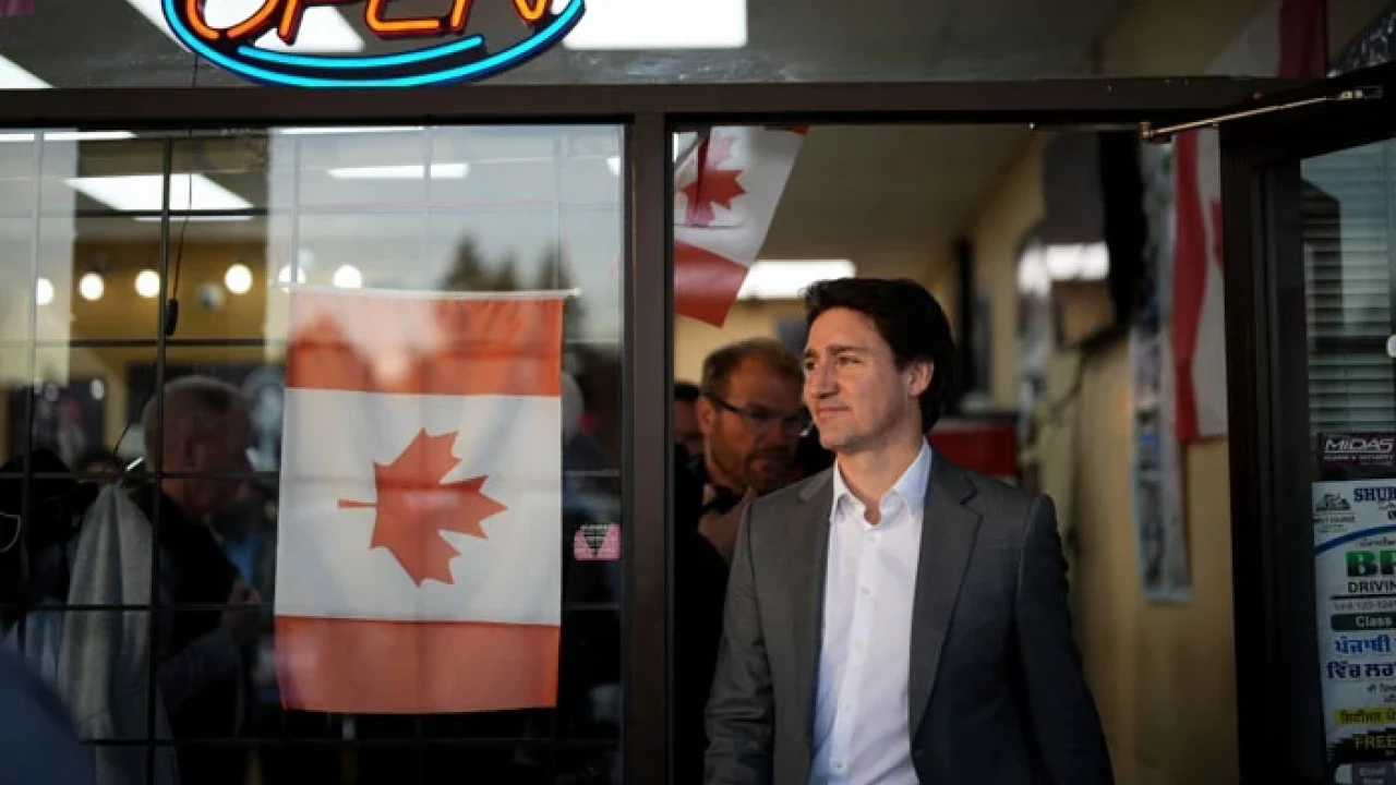 Pro-Palestine protesters reprimand Justin Trudeau at restaurant