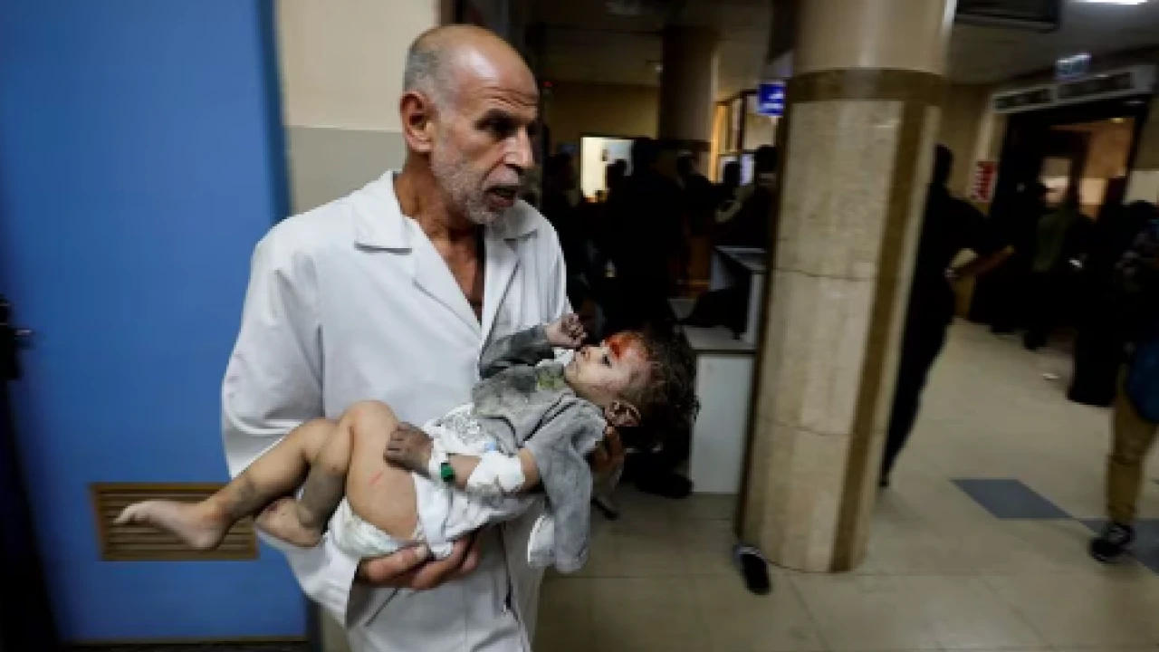 Israeli air strikes kill dozens in south Gaza ahead of offensive