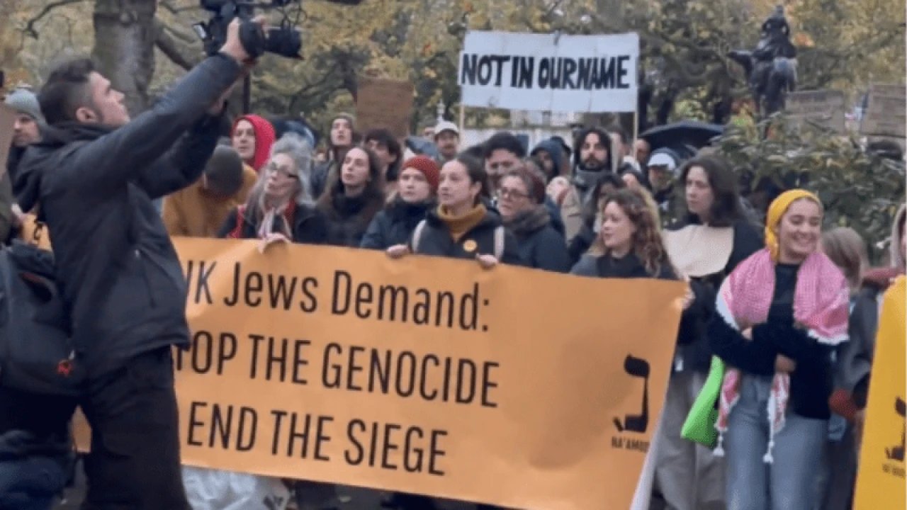 Jews demonstrate in London for ceasefire in Gaza