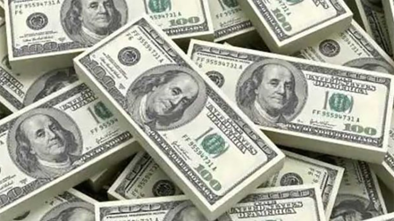 انٹربینک میں امریکی ڈالر آج پھر مہنگا ہوگیا