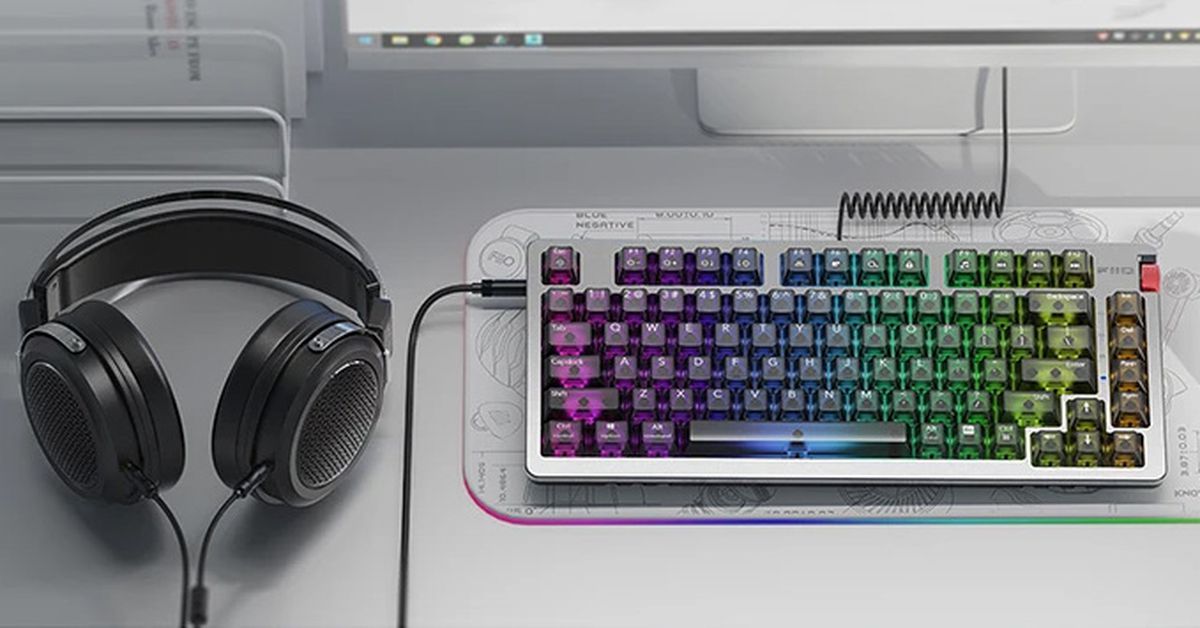 This mechanical keyboard has a headphone jack you might actually want ...