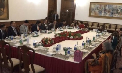 گورنر سندھ کامران خان ٹیسوری سے تھائی لینڈ کے چیف  اومبڈس سمین سومسک سوان سے ملاقات