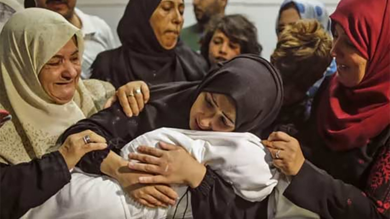 اسرائیل کی غزہ پروحشیانہ بمباری ، دوروز میں 700 سے زائد فلسطینی شہید
