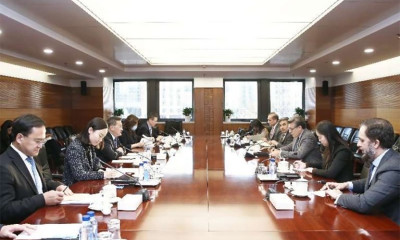 پاکستانی سفیر خلیل ہاشمی کی چین کے نائب وزیر برائے تجارت لی فی سے ملاقات