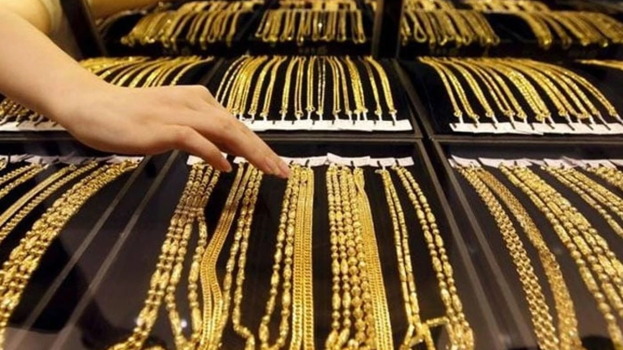 Gold prices rise slightly across Pakistan
