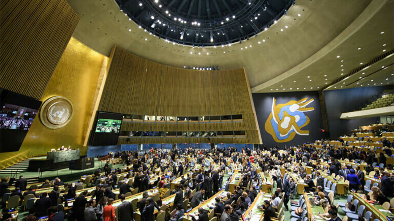 اقوام متحدہ کی جنرل اسمبلی نے فلسطینیوں کے حق میں 5 قراردادیں منظور کر لیں