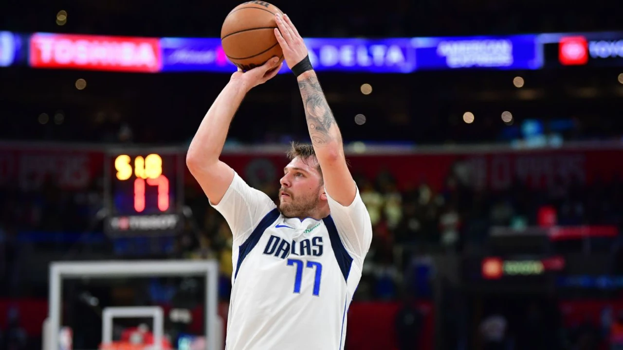 Luka has first-half triple-double in Mavs' blowout