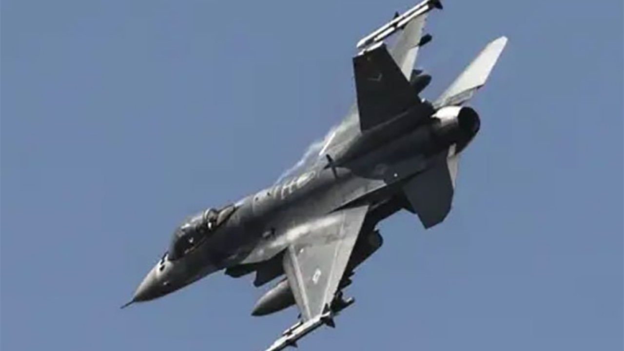 امریکا کا ایف ۔ 16 لڑاکا طیارہ جنوبی کوریا کے مغربی علاقے میں گر کر تباہ