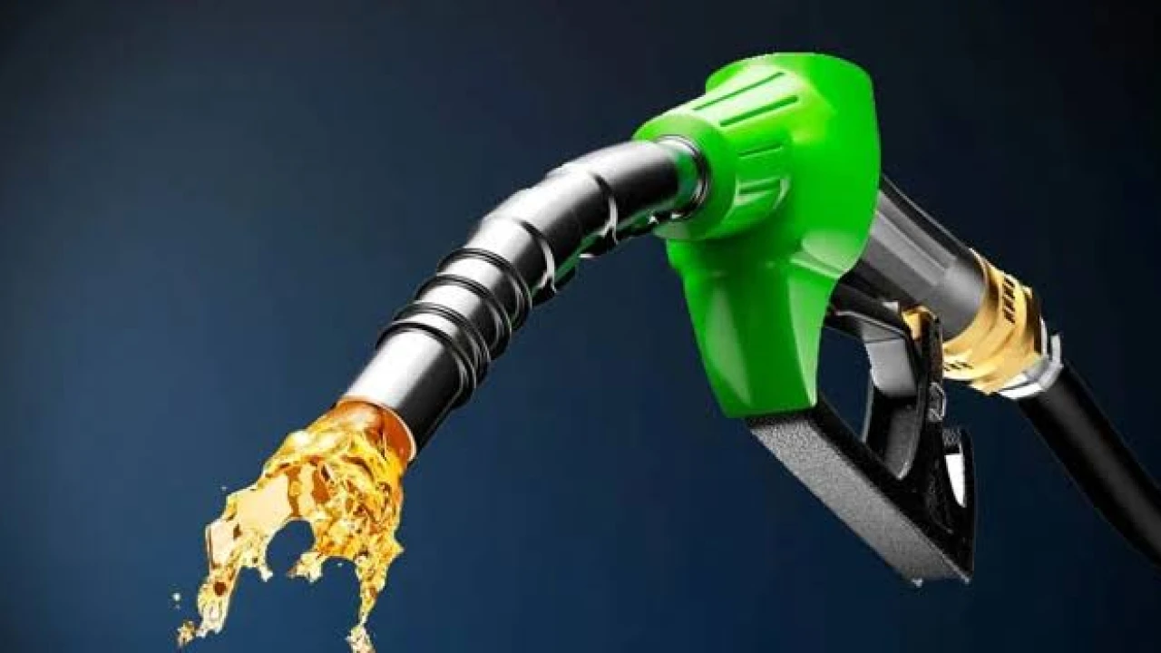 Price of petroleum products likely to fall in Pakistan