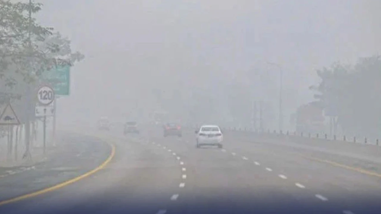 Motorway-M2 from Lahore to Kot Momin closed due to fog