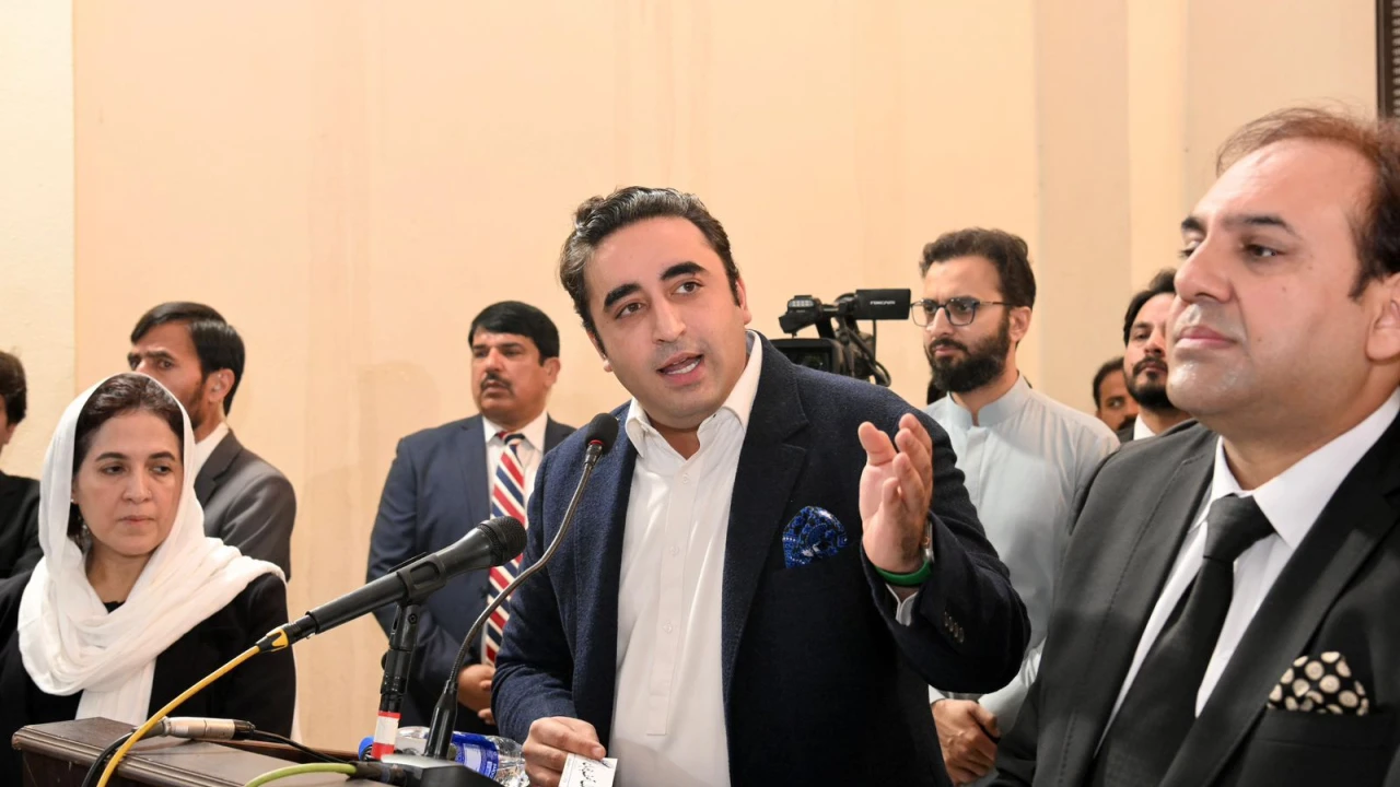 Bilawal emphasizes to bury old school politics to address economic crisis