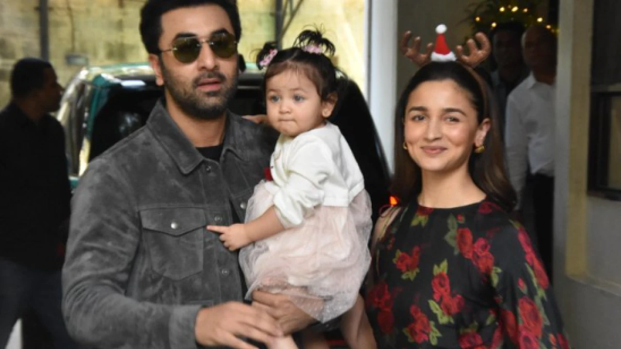 Ranbir Kapoor and Alia Bhatt introduce daughter Rahafor first time to public