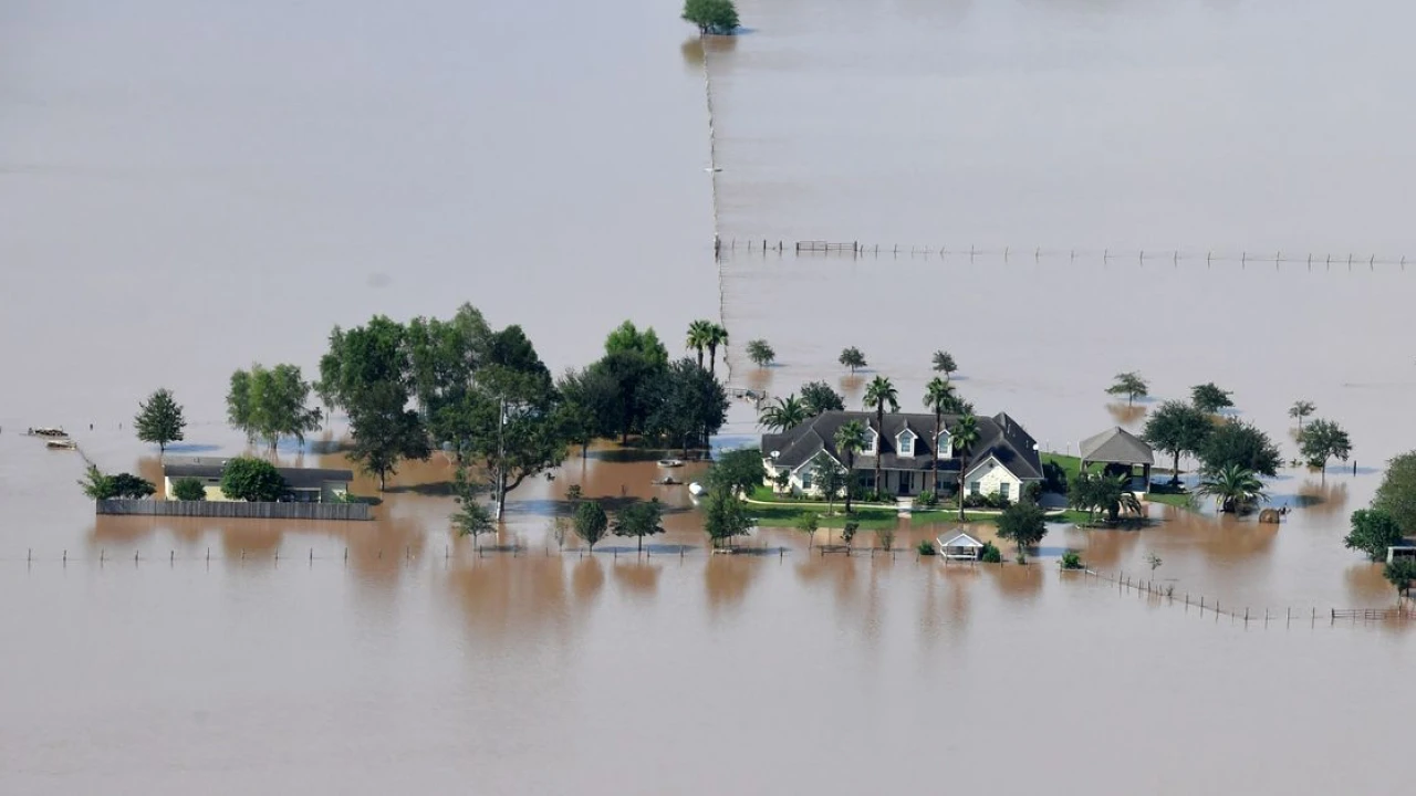 A new Supreme Court case about flooding has weirdly high stakes for Donald Trump