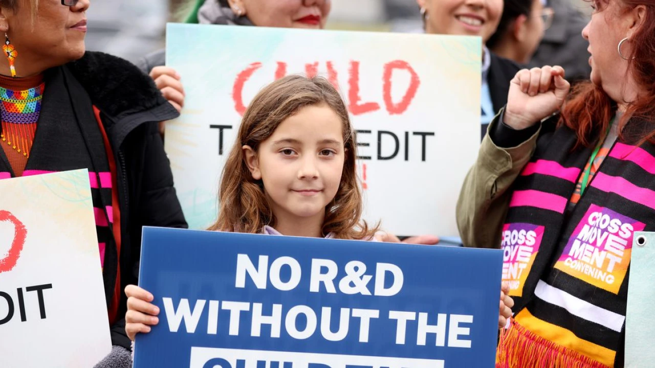 How Congress is planning to lift 400,000 kids out of poverty