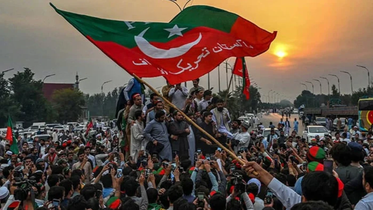 Father murders son for displaying PTI’s flag