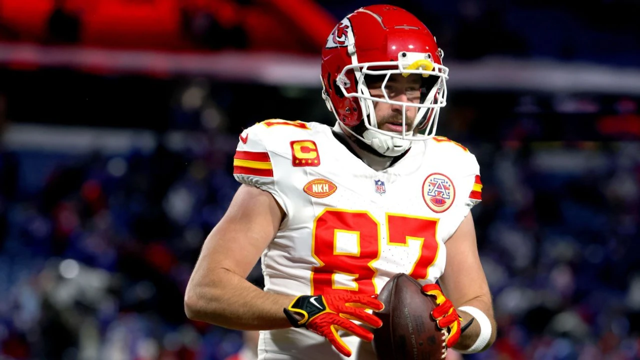 Patrick Mahomes finds Travis Kelce for Chiefs TD