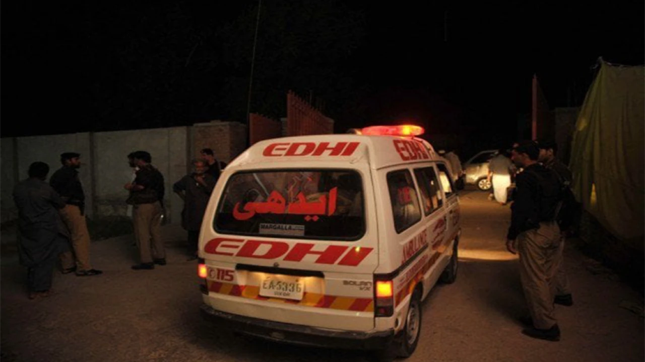 Govt official killed in vehicle firing in Peshawar