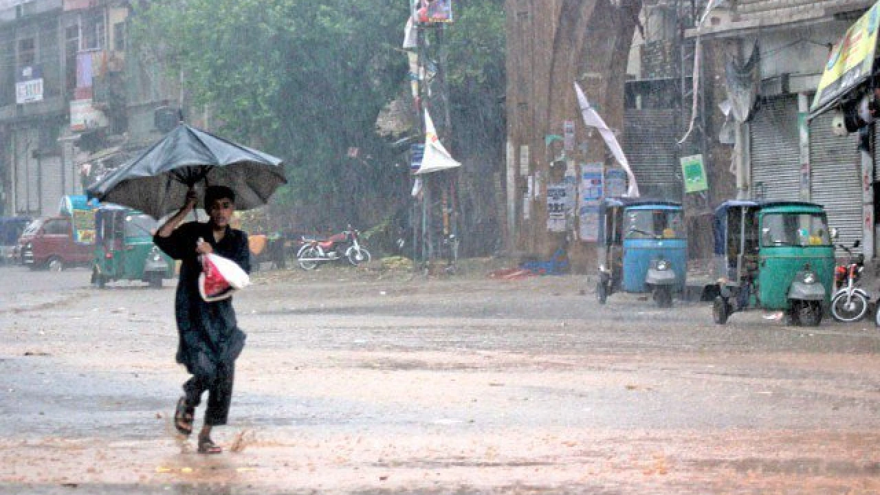 Karachi may receive light rain today and tomorrow
