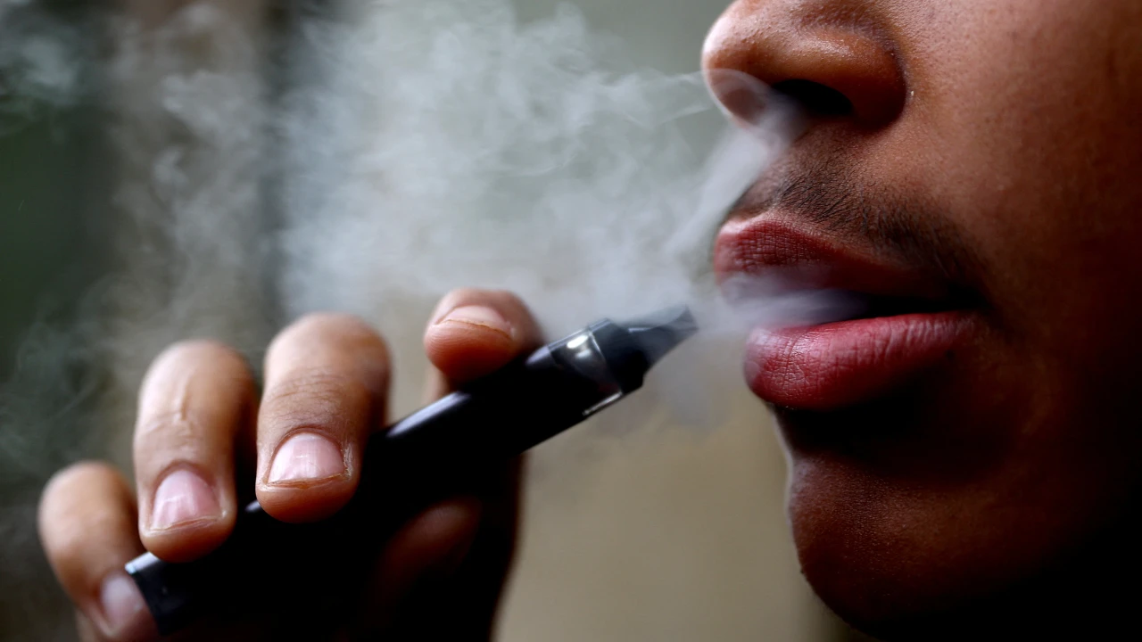 Govt to ban vapes to prevent youth from smoking