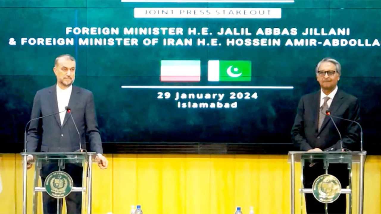 Pakistan, Iran resolve to expand ties in political, security domains