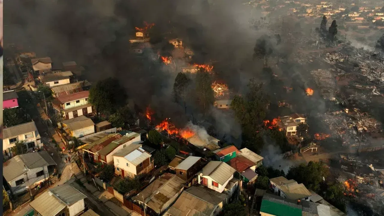 Forest fires kill 112 in Chile's worst disaster, 1mln homeless