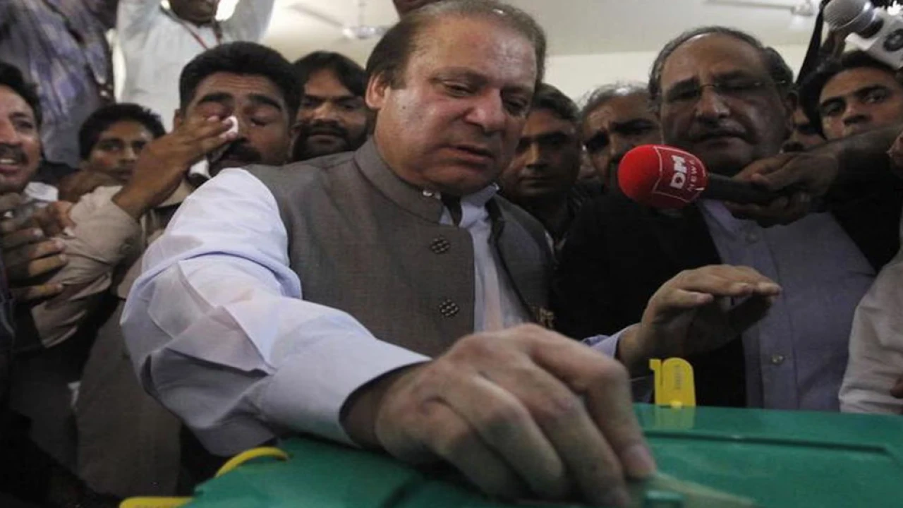 Nawaz Sharif casts his vote