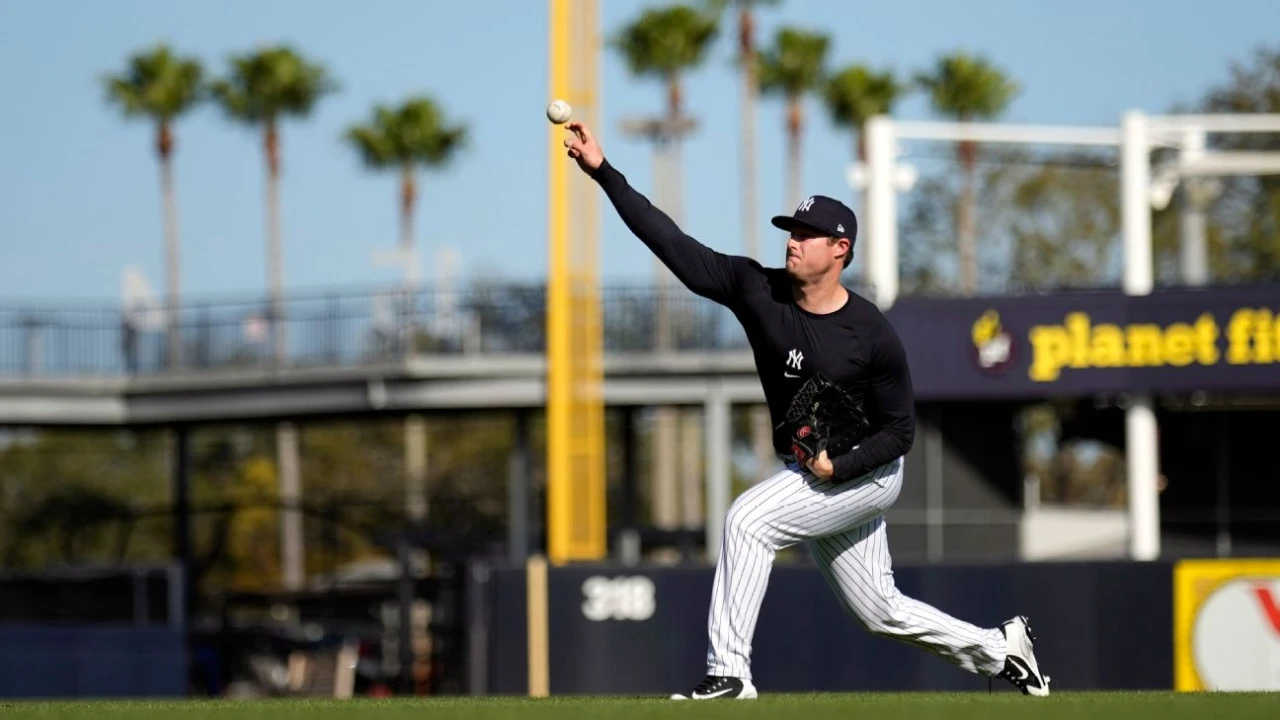 Pitchers, catchers and mock drafters report