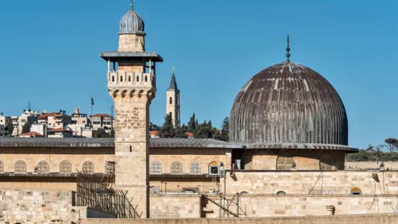 اسرائیل نے مسجد الاقصی میں مسلمانوں کے داخلے پر پابندی عائد کر دی