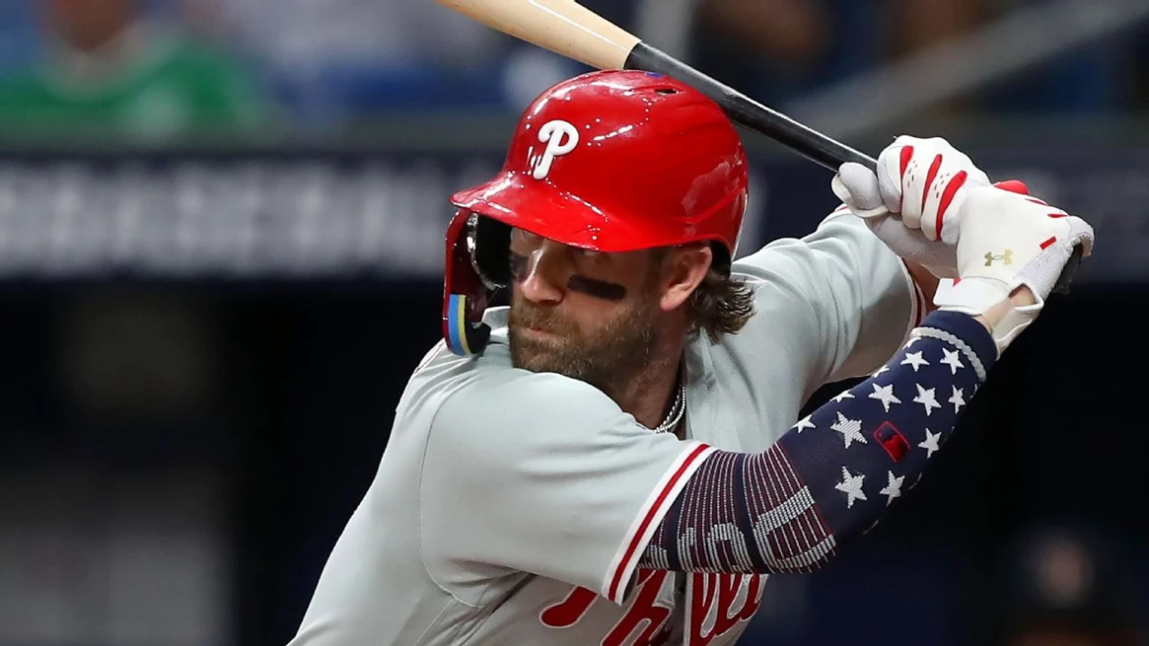 Phils' Harper OK with 1B; eyes deal into his 40s