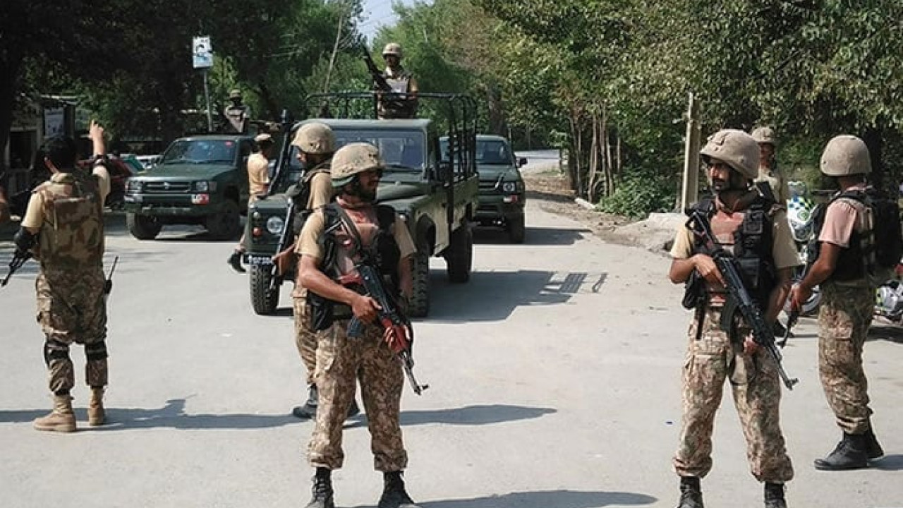 ضلع کرک میں سیکیورٹی فورسز کی کارروائی میں 3 دہشت گرد ہلاک