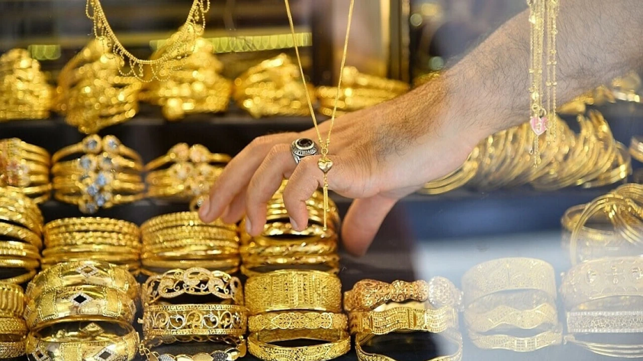 Gold price hikes by Rs2750 more per tola