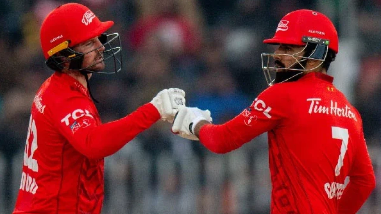 PSL 9: Islamabad United beat Multan Sultans by three wickets